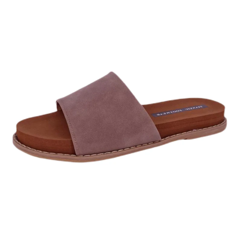 Hva gjør moderne flate sandaler til det mest praktiske fottøyvalget i dag?